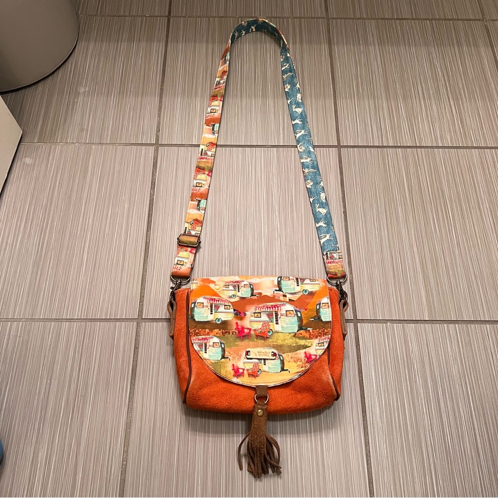 Handmade cloth leather vintage camper crossbody indigenous bag Marisa Wilfong - Picture 3 of 10